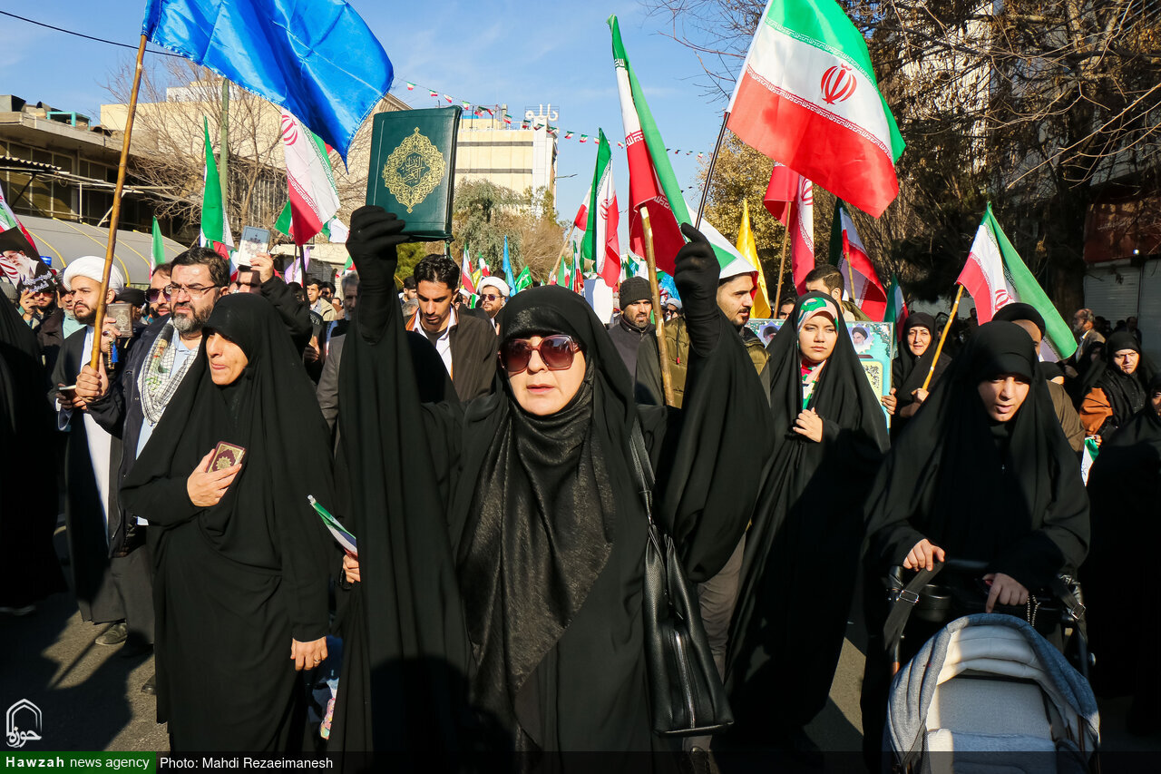ملحمة شعبية في مدينة قم لإدانة المثيرين للشغب + فيديو وصور