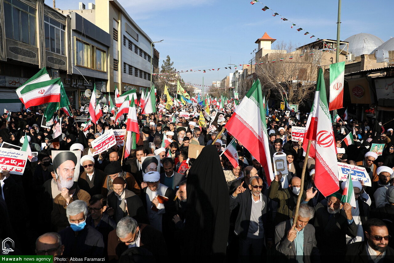 ملحمة شعبية في مدينة قم لإدانة المثيرين للشغب + فيديو وصور