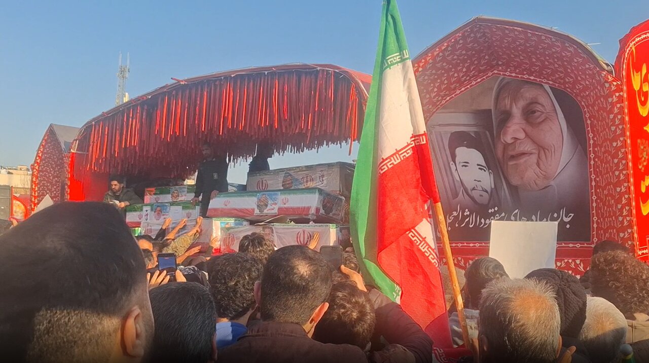 فیلم | تشییع شهدای حملات تروریستی اخیر در اصفهان