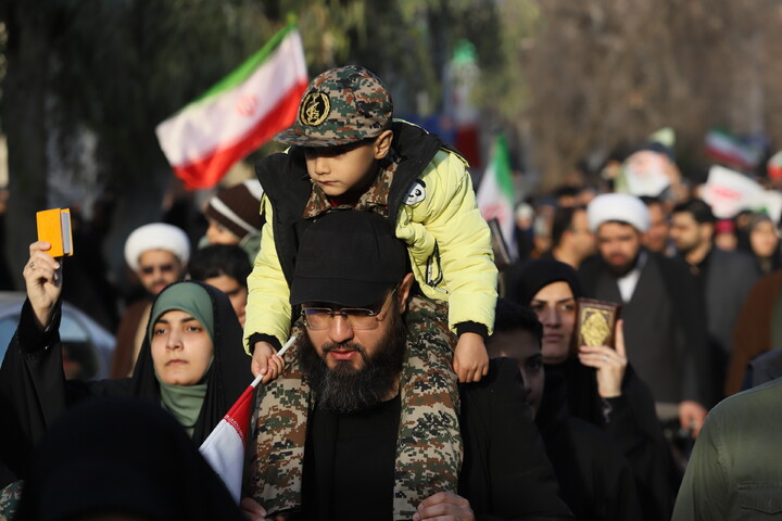 راهپیمایی پرشور مردم قم علیه اغتشاشگران
