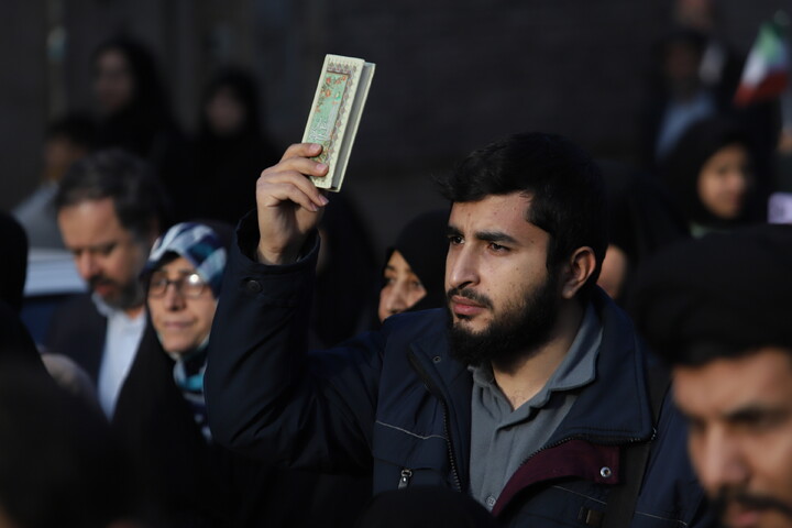 راهپیمایی پرشور مردم قم علیه اغتشاشگران
