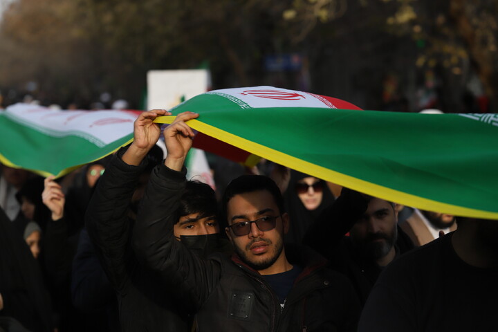 راهپیمایی پرشور مردم قم علیه اغتشاشگران
