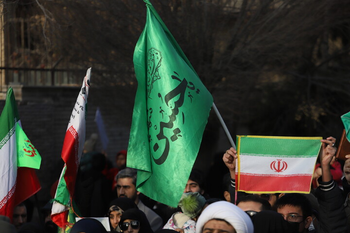 راهپیمایی پرشور مردم قم علیه اغتشاشگران
