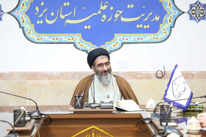 تصاویر/ جلسه بصیرتی با موضوع نقد قرآن بسندگی ویژه کادر مدارس یزد