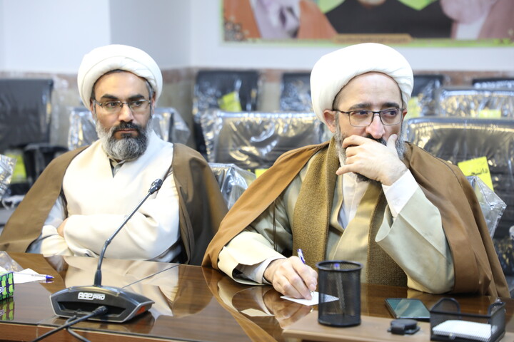 تصاویر/ جلسه بصیرتی با موضوع نقد قرآن بسندگی ویژه کادر مدارس یزد