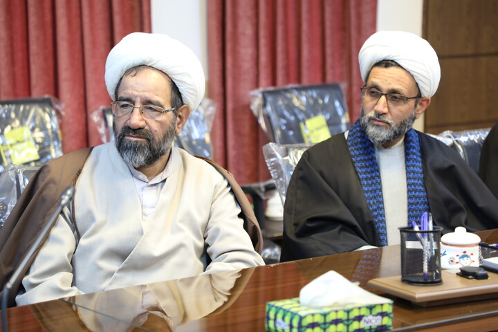 تصاویر/ جلسه بصیرتی با موضوع نقد قرآن بسندگی ویژه کادر مدارس یزد