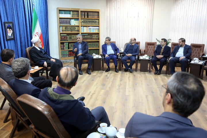 تصاویر/ دیدار رئیس دانشگاه علوم پزشکی قم با آیت الله اعرافی