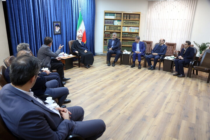 تصاویر/ دیدار رئیس دانشگاه علوم پزشکی قم با آیت الله اعرافی
