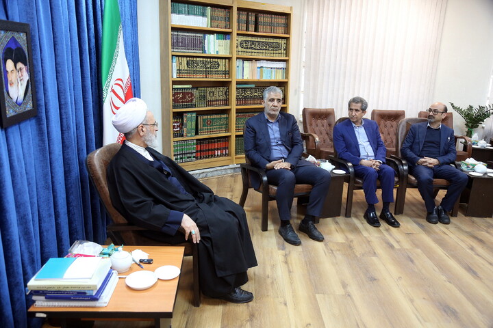 تصاویر/ دیدار رئیس دانشگاه علوم پزشکی قم با آیت الله اعرافی