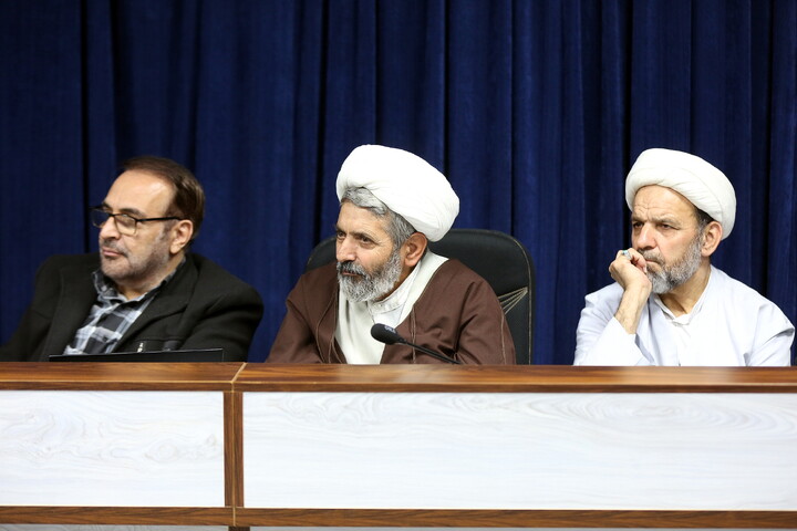 تصاویر/ نشست شورای علمی کنگره امناء الرسل