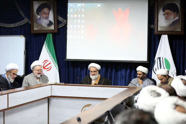 تصاویر/ نشست شورای علمی کنگره امناء الرسل