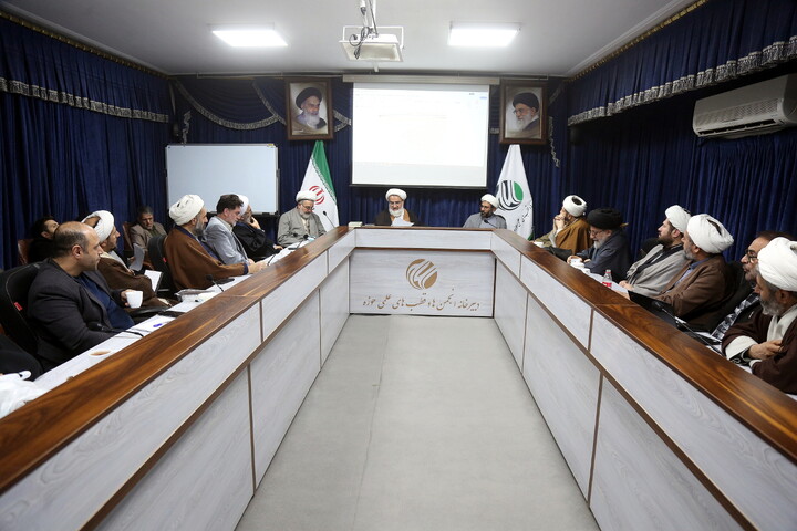 تصاویر/ نشست شورای علمی کنگره امناء الرسل