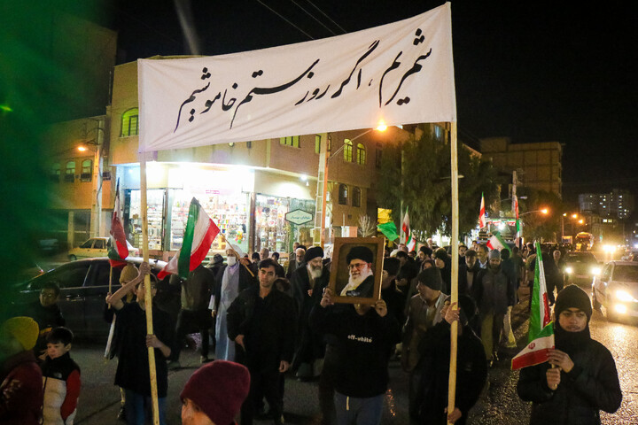 تصاویر/ اجتماع شبانه مردم انقلابی در محکومیت اقدامات تروریست های مسلح