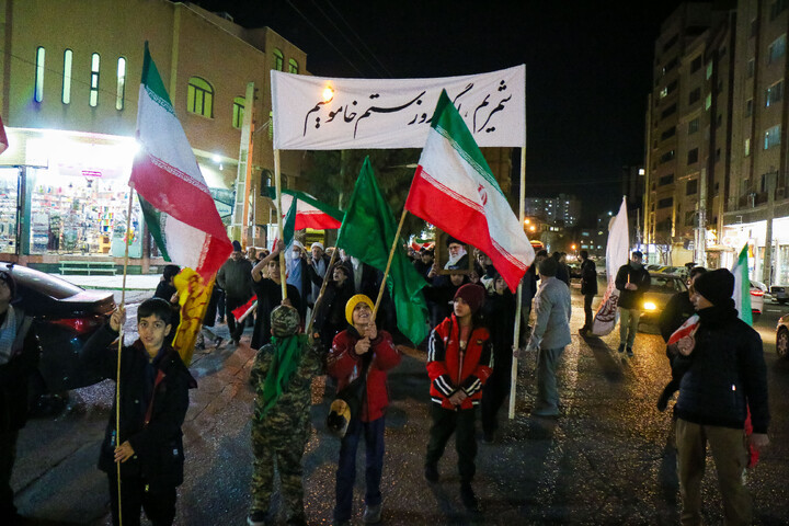 تصاویر/ اجتماع شبانه مردم انقلابی در محکومیت اقدامات تروریست های مسلح