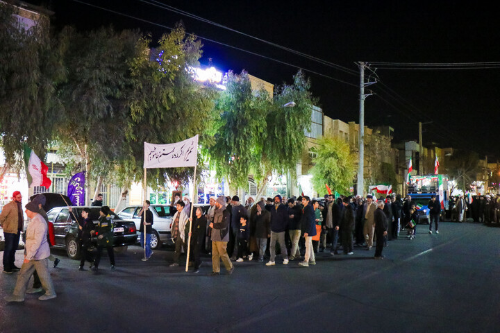 تصاویر/ اجتماع شبانه مردم انقلابی در محکومیت اقدامات تروریست های مسلح