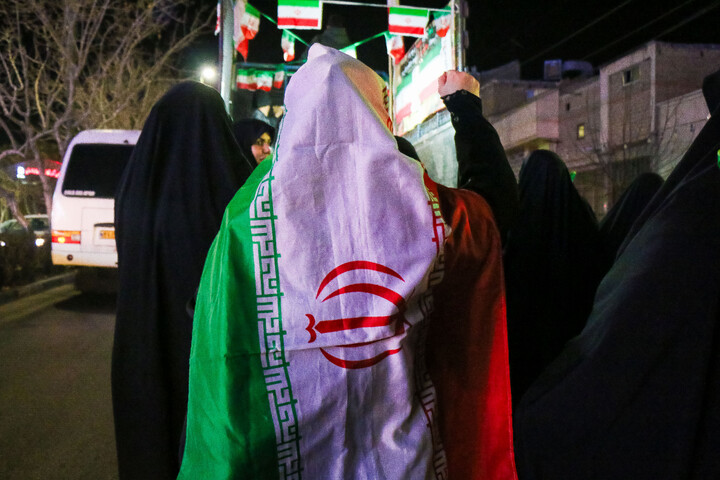 تصاویر/ اجتماع شبانه مردم انقلابی در محکومیت اقدامات تروریست های مسلح