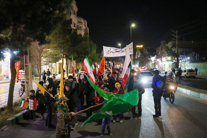 تصاویر/ اجتماع شبانه مردم انقلابی در محکومیت اقدامات تروریست های مسلح