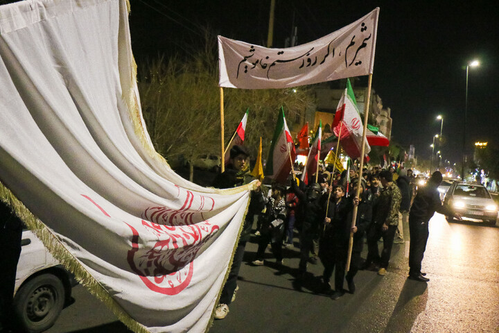 تصاویر/ اجتماع شبانه مردم انقلابی در محکومیت اقدامات تروریست های مسلح