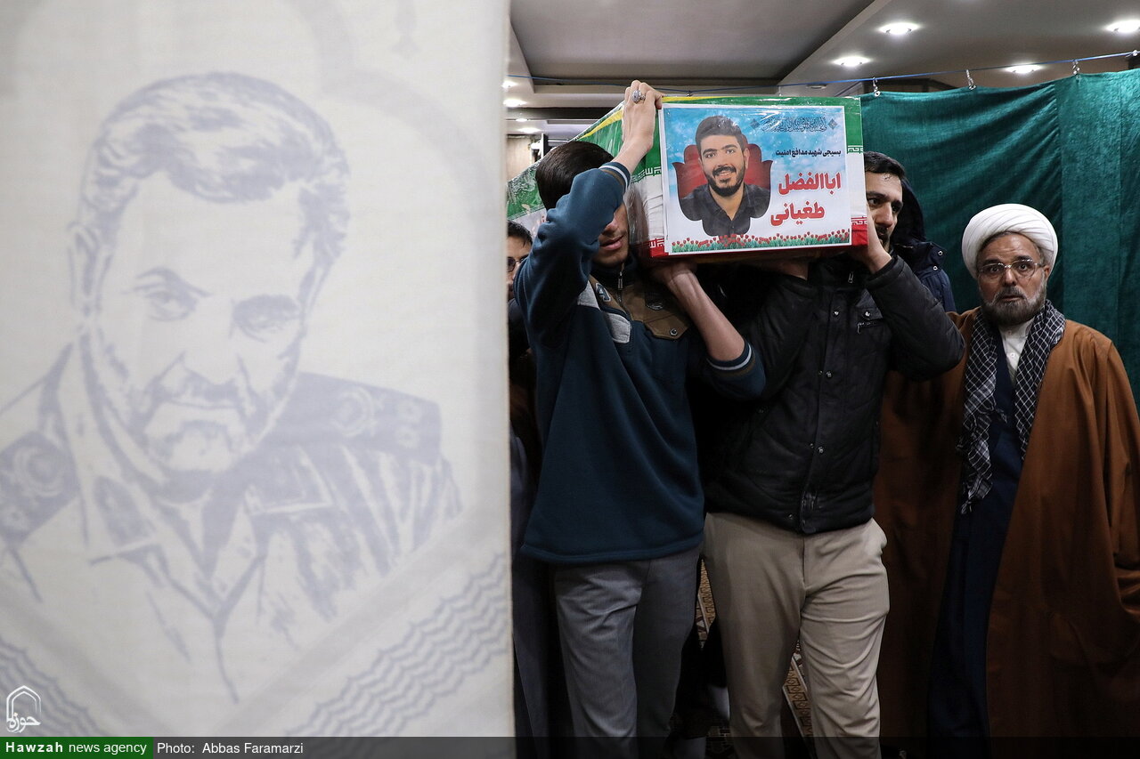 وداع با طلبه بسیجی شهید مدافع امنیت در قم + عکس