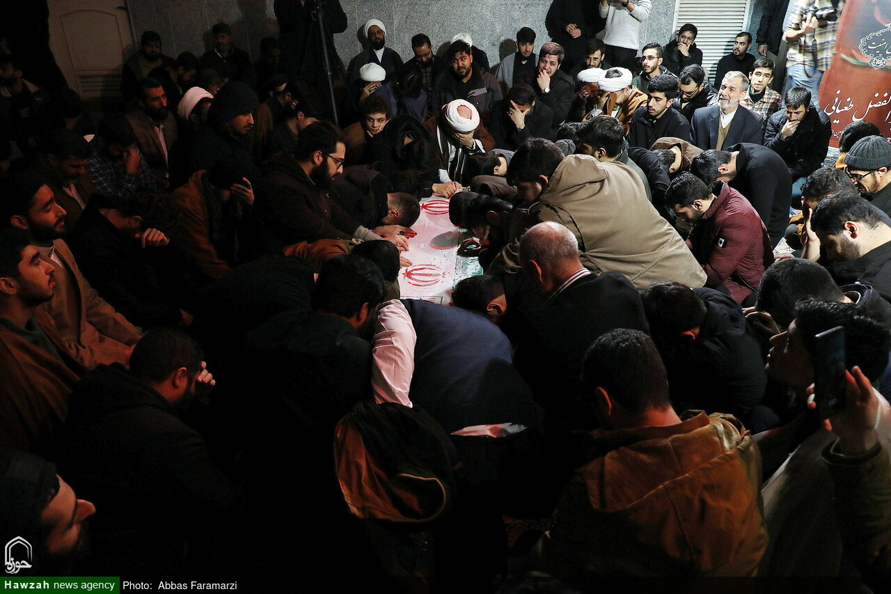 وداع با طلبه بسیجی شهید مدافع امنیت در قم + عکس