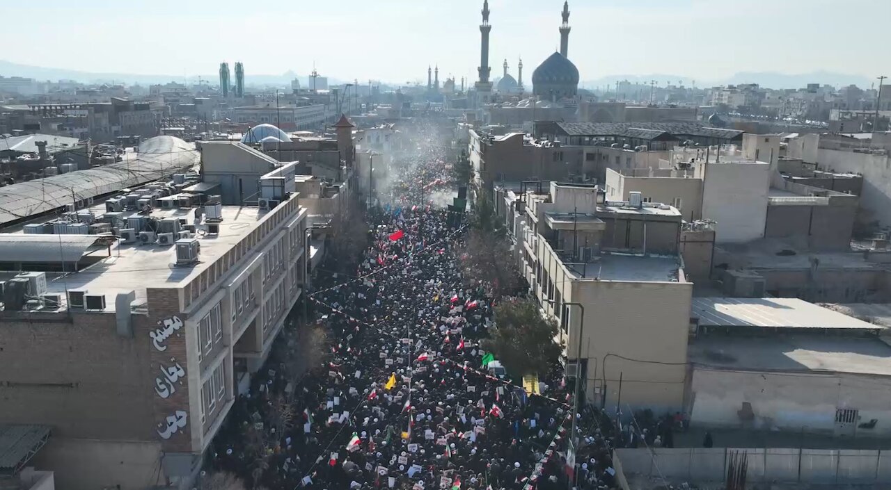 تصاویر هوایی از حماسه مردم قم در محکومیت فتنه آمریکایی - صهیونی