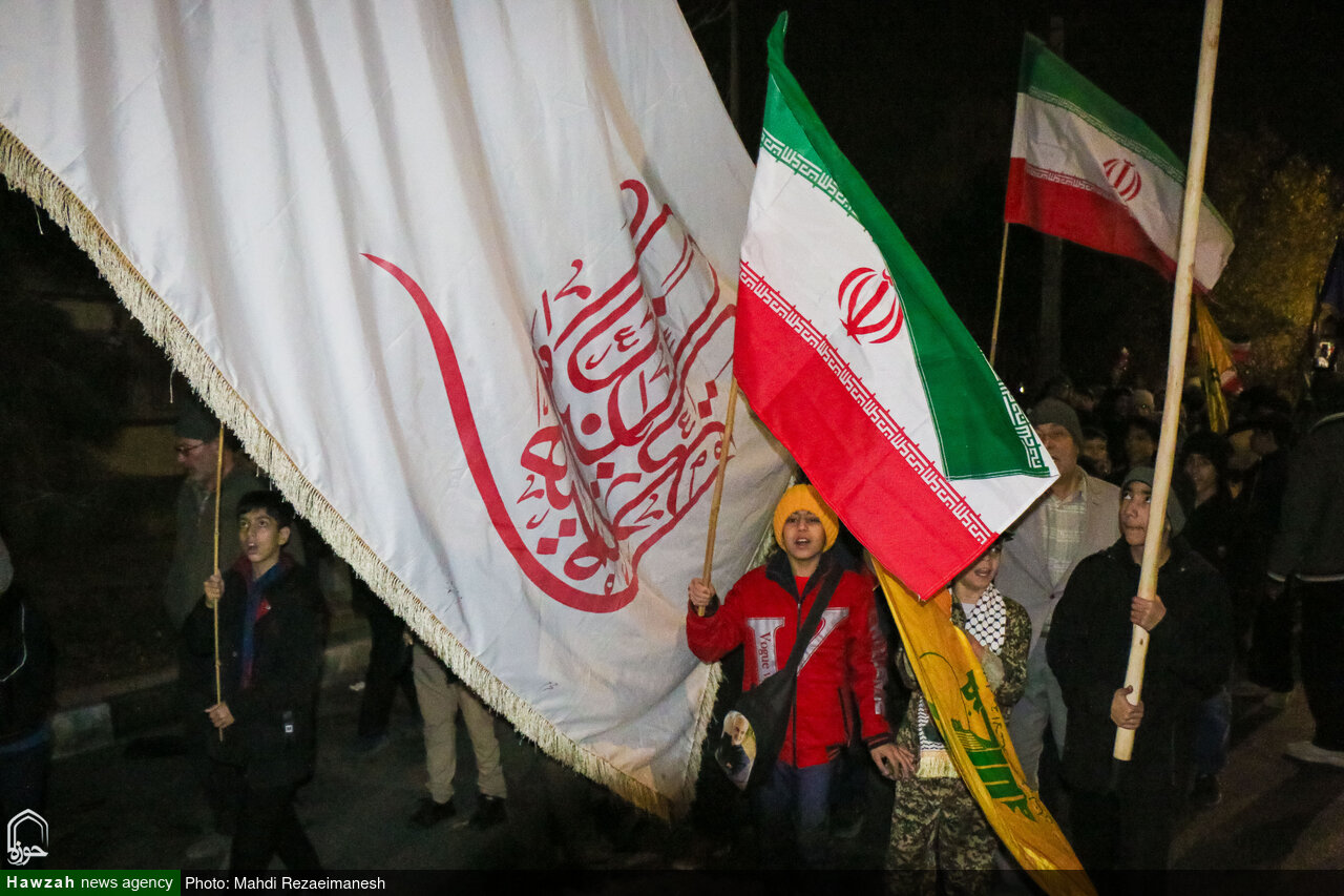 تصاویر/ اجتماع شبانه مردم انقلابی قم در محکومیت اقدامات تروریست های مسلح
