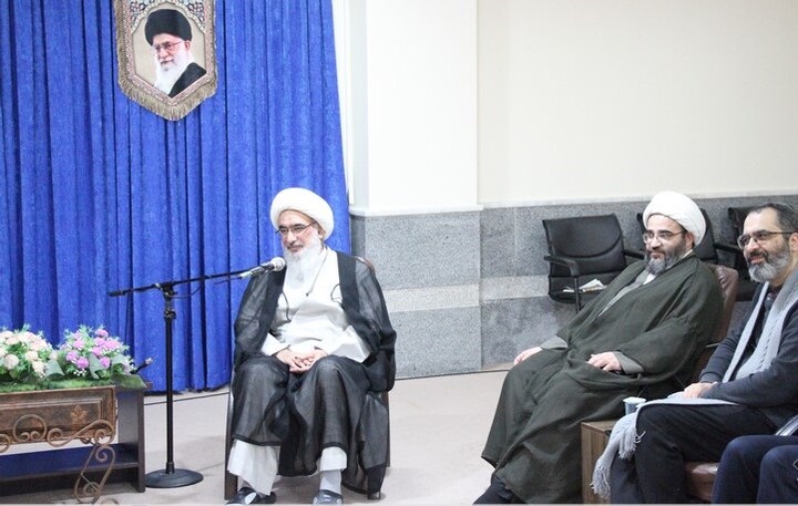 تصاویر/ دیدار اعضای کانون مداحان کشور با امام جمعه بوشهر