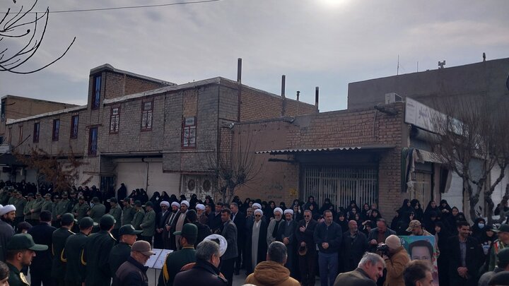 تصاویر / تشییع پیکر شهید محمود عباسی از شهدای امنیت