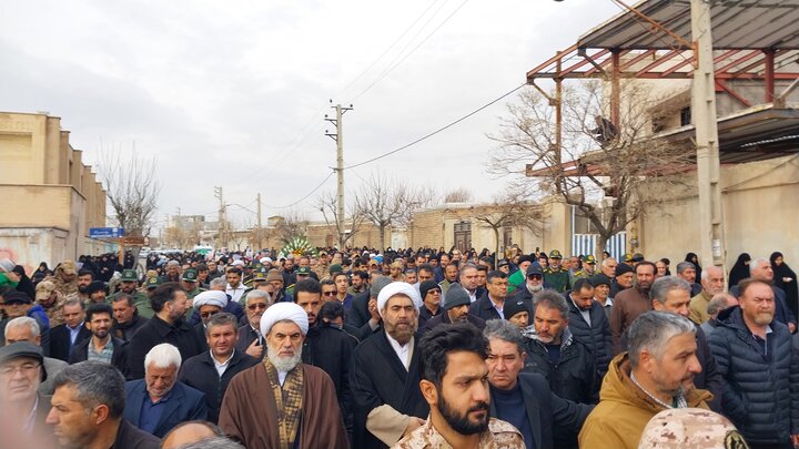 تصاویر / تشییع پیکر شهید محمود عباسی از شهدای امنیت