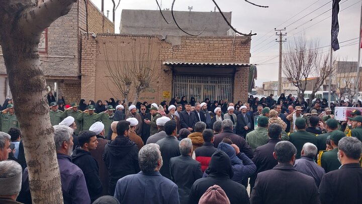 تصاویر / تشییع پیکر شهید محمود عباسی از شهدای امنیت