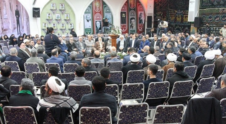 تصاویر/ مراسم بزرگداشت روز ستایشگری (بوشهر حسینیه مقاومت) در بوشهر