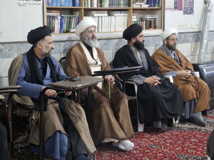 مراسم درس اخلاق و بینش سیاسی پیرامون اغتشاشات اخیر در کاشان