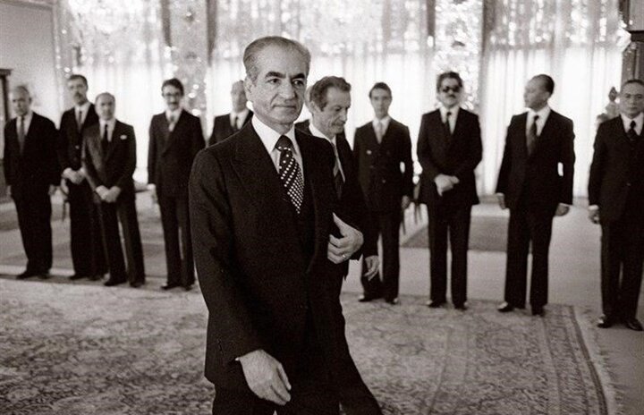 محمدرضا پهلوی و دزدی و غارت ثروت عظیم کشور