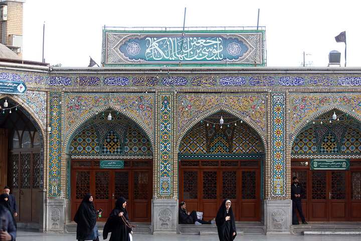 العتبة المعصومية تكتسي بالسواد عشية ذكرى استشهاد الإمام الكاظم (عليه السلام)