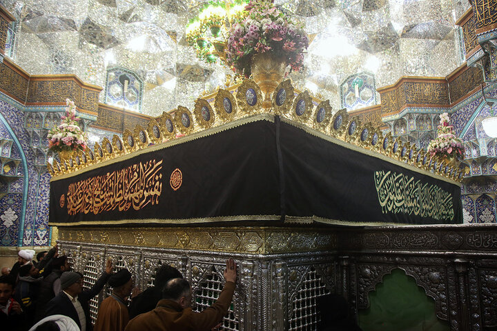 العتبة المعصومية تكتسي بالسواد عشية ذكرى استشهاد الإمام الكاظم (عليه السلام)