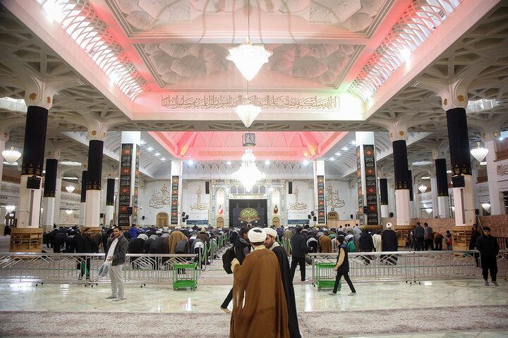 العتبة المعصومية تكتسي بالسواد عشية ذكرى استشهاد الإمام الكاظم (عليه السلام)