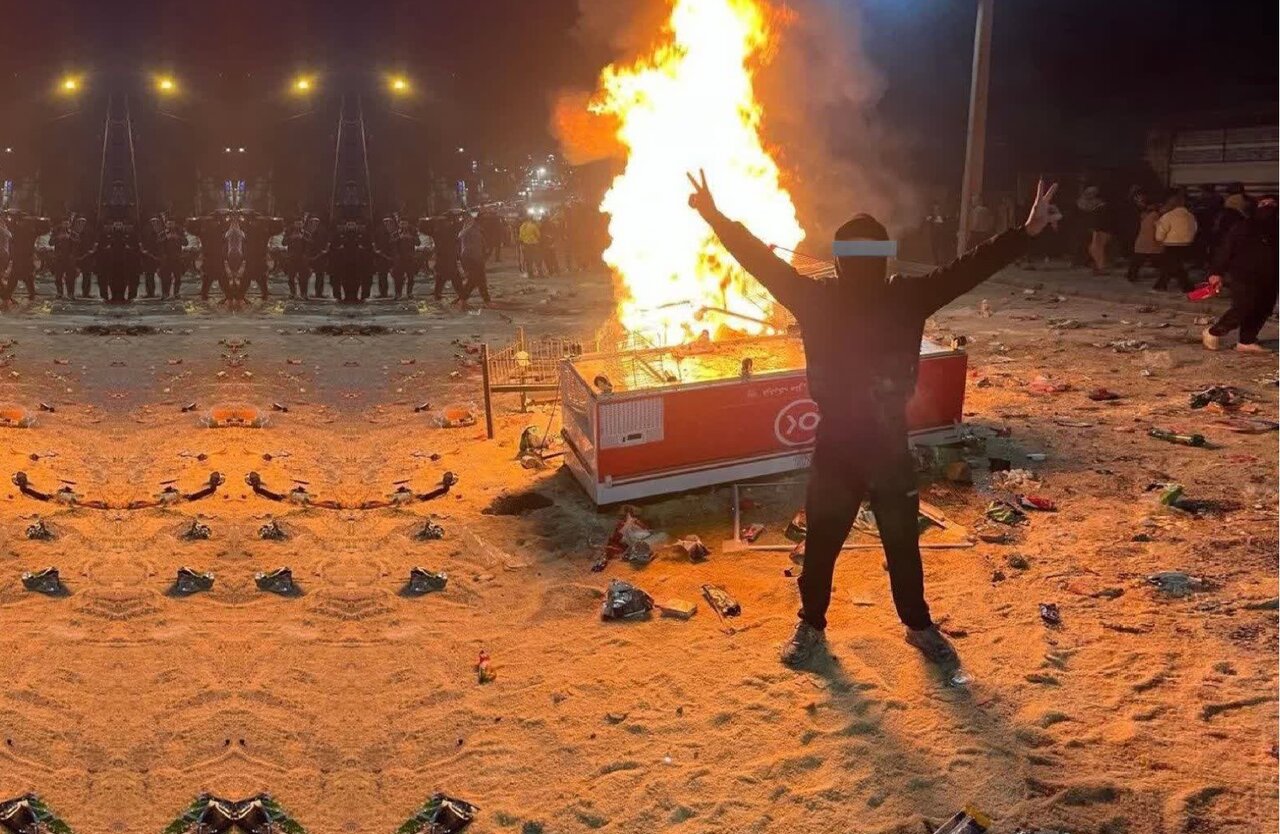 دشمن به دنبال تجزیه و از بین بردن هویت ایرانی-اسلامی است