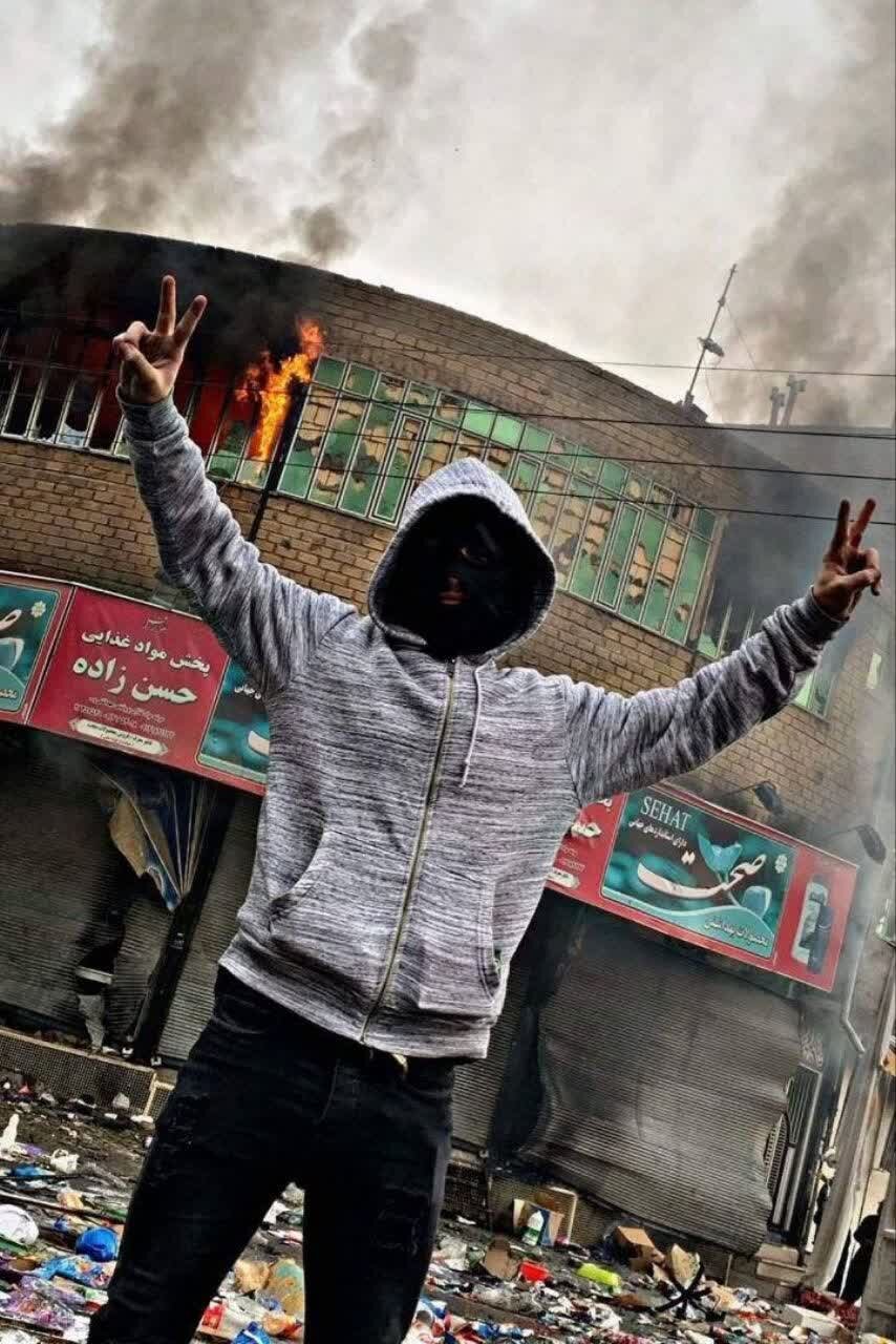 چرا نوجوانان فریب اغتشاشات دشمن می‌شوند؟