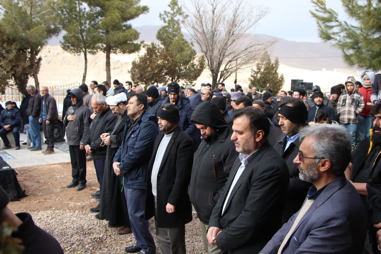 پیکر شهید مدافع امنیت در کاشان تشییع شد+عکس
