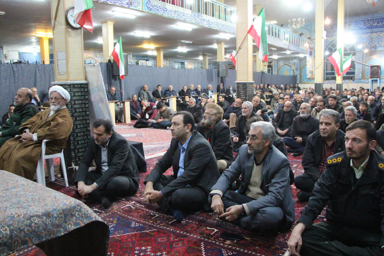 پیکر شهید مدافع امنیت در کاشان تشییع شد+عکس