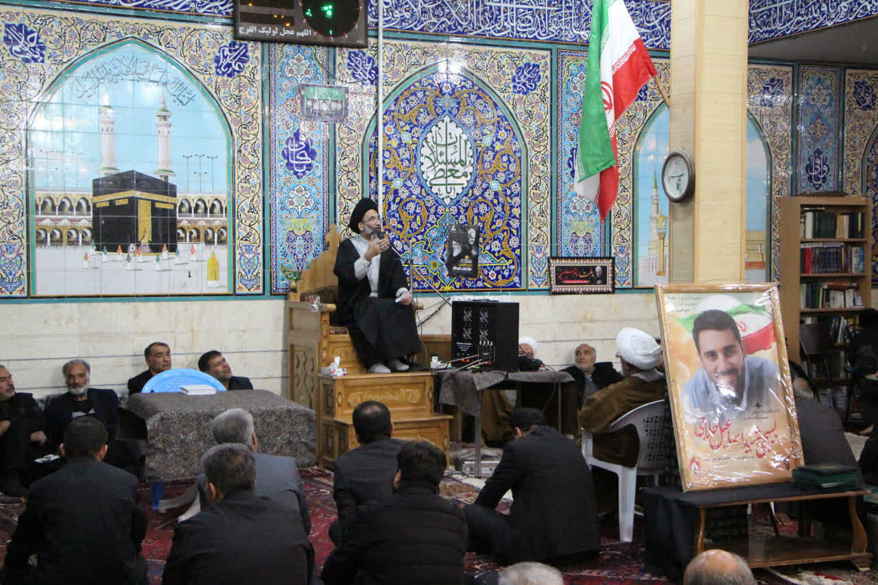 پیکر شهید مدافع امنیت در کاشان تشییع شد+عکس