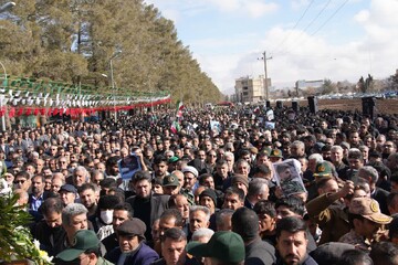 فیلم | تصاویر هوایی جمعیت مردم لرستان در تشییع شهید مدافع امنیت