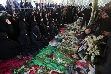 تصاویر / مراسم بزرگداشت شهدای مدافع امنیت اغتشاشات اخیر اصفهان