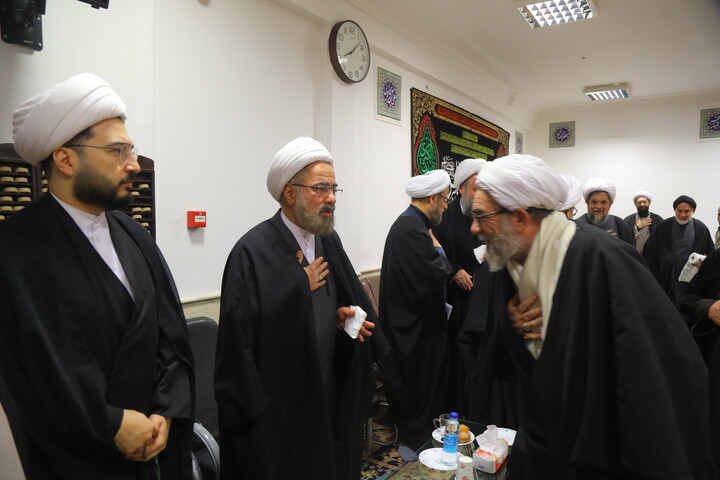 تصاویر / مراسم عزاداری شب شهادت امام موسی کاظم (ع) در دفتر آیت الله العظمی جوادی آملی