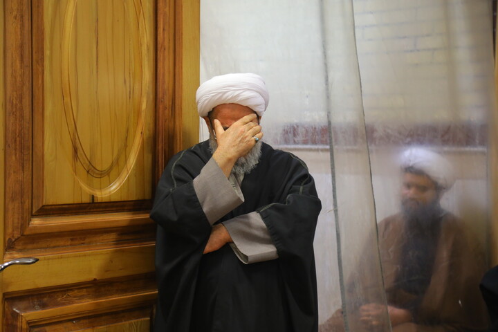 تصاویر / مراسم عزاداری شب شهادت امام موسی کاظم (ع) در دفتر آیت الله العظمی جوادی آملی