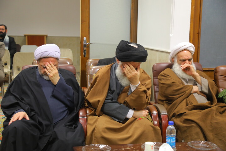 تصاویر / مراسم عزاداری شب شهادت امام موسی کاظم (ع) در دفتر آیت الله العظمی جوادی آملی