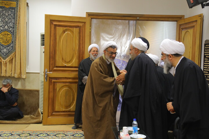 تصاویر / مراسم عزاداری شب شهادت امام موسی کاظم (ع) در دفتر آیت الله العظمی جوادی آملی