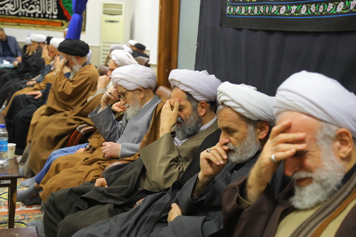تصاویر / مراسم عزاداری شب شهادت امام موسی کاظم (ع) در دفتر آیت الله العظمی جوادی آملی