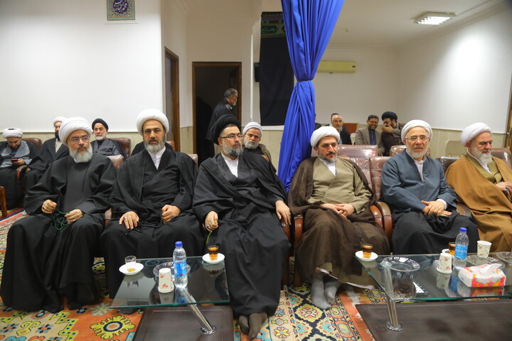 تصاویر / مراسم عزاداری شب شهادت امام موسی کاظم (ع) در دفتر آیت الله العظمی جوادی آملی