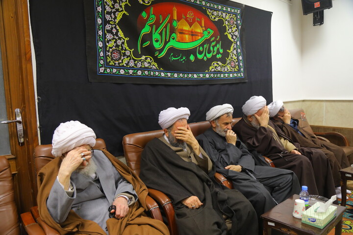 تصاویر / مراسم عزاداری شب شهادت امام موسی کاظم (ع) در دفتر آیت الله العظمی جوادی آملی